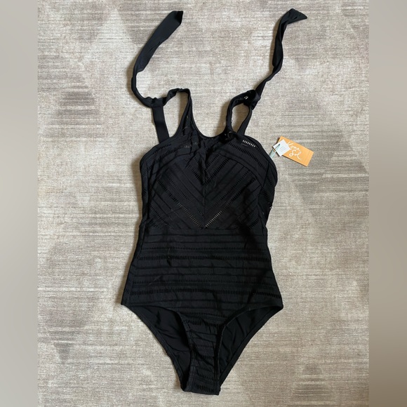 Black One-Piece Medium-Coverage Swimsuit NWT - Picture 1 of 3